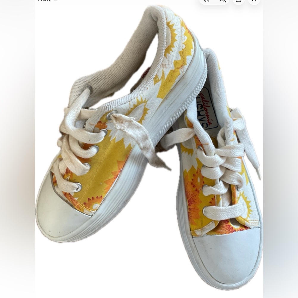 California Kushys Women’s / Girls Canvas Sunflower Print 2” Platform Sneakers